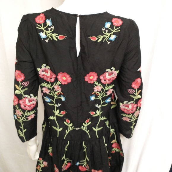 XS Embroidered Zara Dress - Picture 6 of 8